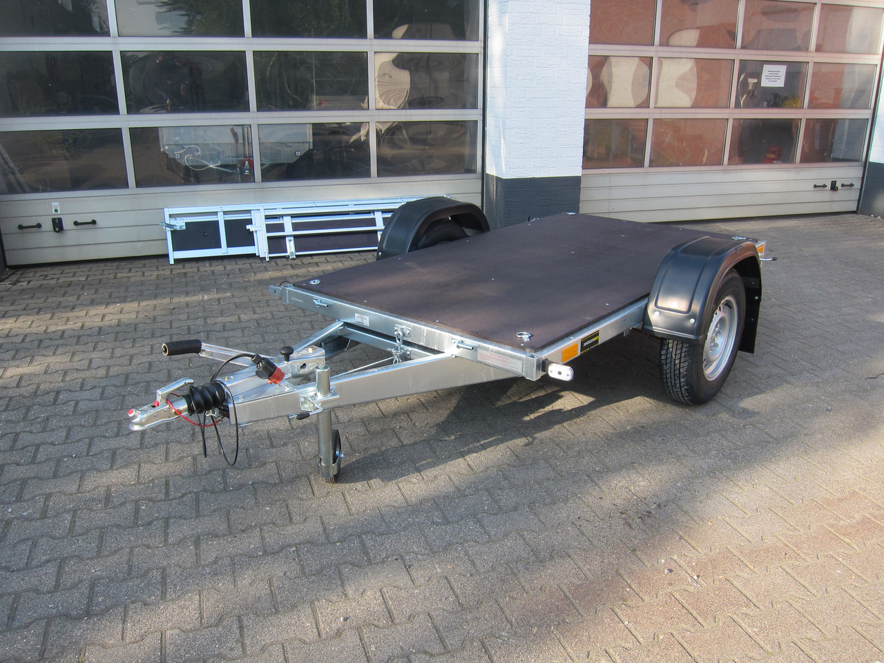PKW Anhänger Trailwood 236 LUX ankippbar 236x129x37cm (S) 1600kg Januar Aktion - Car trailer: picture 3 PKW Anhänger Trailwood 236 LUX ankippbar 236x129x37cm (S) 1600kg Januar Aktion - Car trailer: picture 3