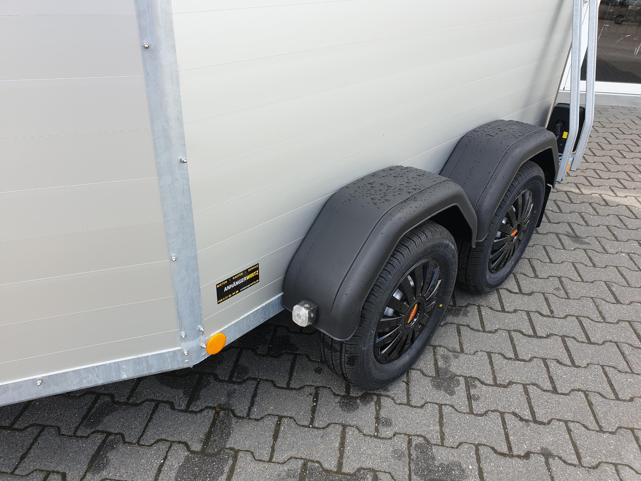 Pferdeanhänger Böckmann Champion Esprit C silver black Haube silver 2400kg Modell 2024 - Horse trailer: picture 2 Pferdeanhänger Böckmann Champion Esprit C silver black Haube silver 2400kg Modell 2024 - Horse trailer: picture 2