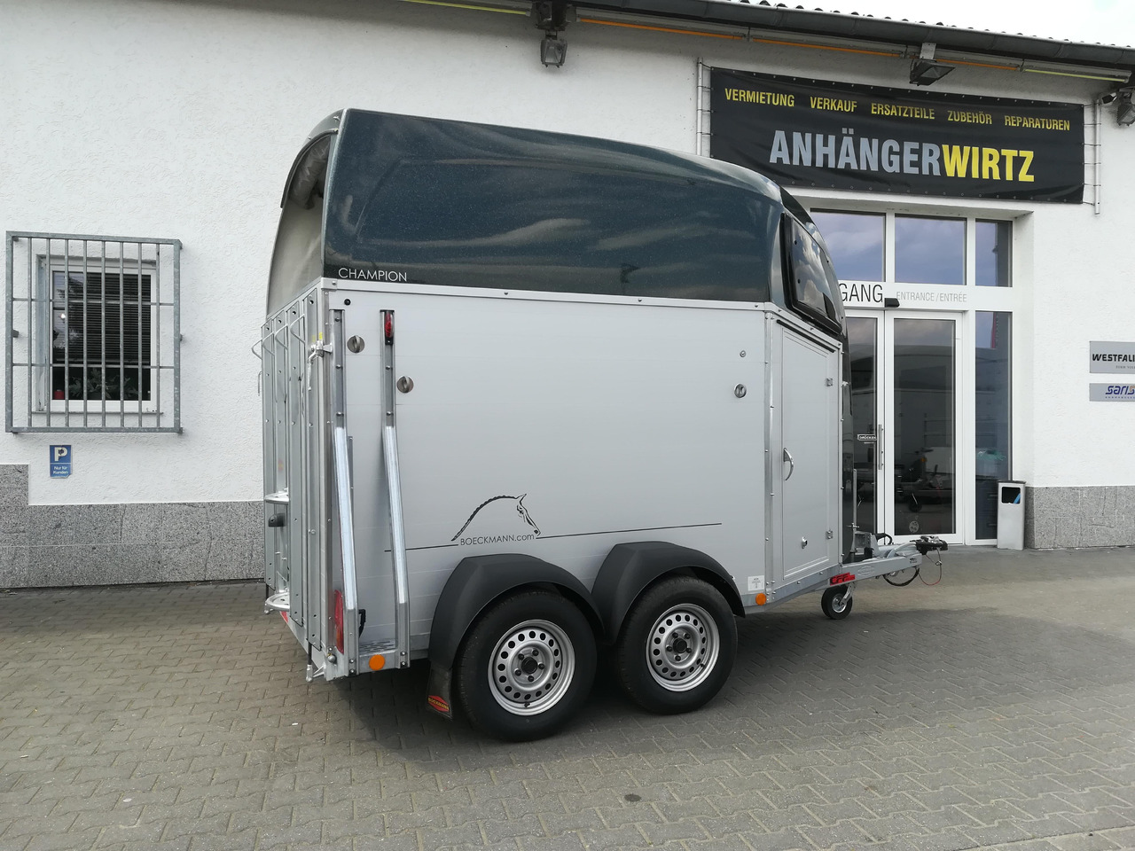 Pferdeanhänger Böckmann Champion R Sattelkammer greenline 2400kg CFF+ 100 km/H order Aktion 2025 - Horse trailer: picture 4 Pferdeanhänger Böckmann Champion R Sattelkammer greenline 2400kg CFF+ 100 km/H order Aktion 2025 - Horse trailer: picture 4