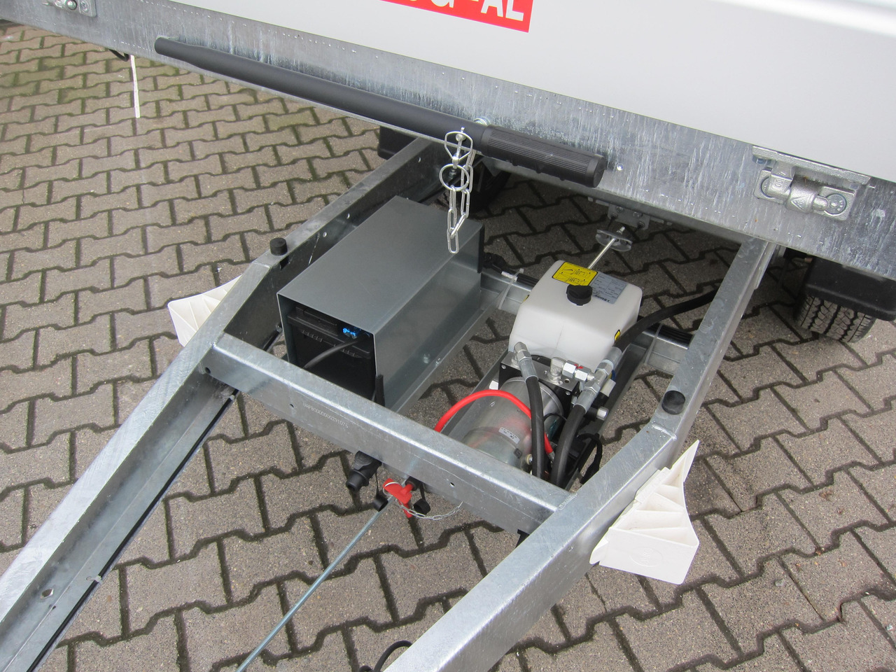 Pongratz Kipper RK 2600/15 G-AL Elektrisch + Notpumpe 260x151x36cm Stahlboden Pendel 13" 1800kg - Tipper trailer: picture 4 Pongratz Kipper RK 2600/15 G-AL Elektrisch + Notpumpe 260x151x36cm Stahlboden Pendel 13" 1800kg - Tipper trailer: picture 4