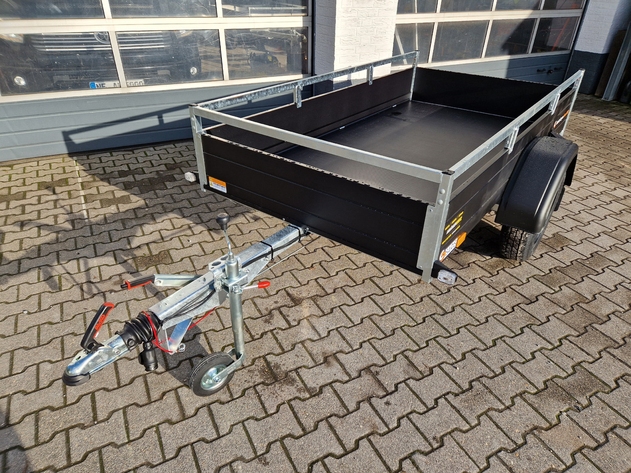 Saris Anhänger DV135 McAlu Pro MP 255x133x43cm blackline (S) 1350kg black deal Aktion - Car trailer: picture 1 Saris Anhänger DV135 McAlu Pro MP 255x133x43cm blackline (S) 1350kg black deal Aktion - Car trailer: picture 1