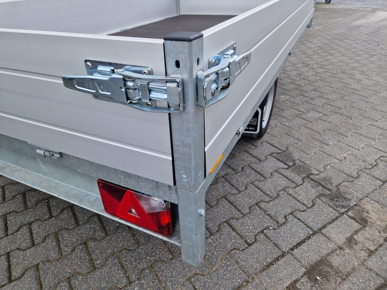 Saris PL 276 150 1500 1 276x150x30cm 13" (S) 1500kg Aktion Abverkauf - Car trailer: picture 3 Saris PL 276 150 1500 1 276x150x30cm 13" (S) 1500kg Aktion Abverkauf - Car trailer: picture 3