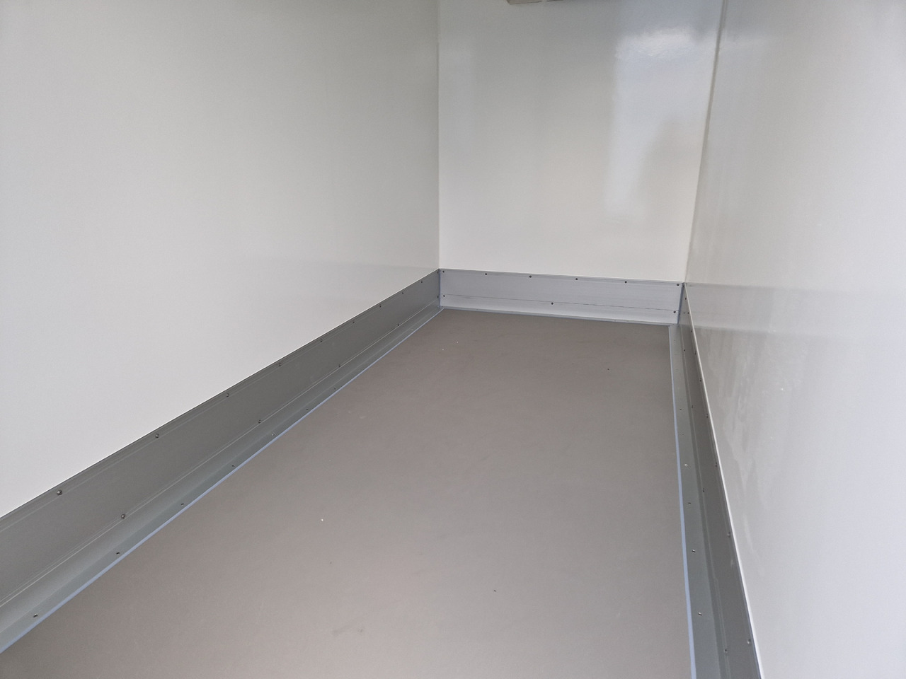 Tiefkühlanhänger AZK 2734/156 336x156x200cm 100 Frigoliner GOVI K6 bis -18°C (M) 2700kg - Refrigerator trailer: picture 2 Tiefkühlanhänger AZK 2734/156 336x156x200cm 100 Frigoliner GOVI K6 bis -18°C (M) 2700kg - Refrigerator trailer: picture 2