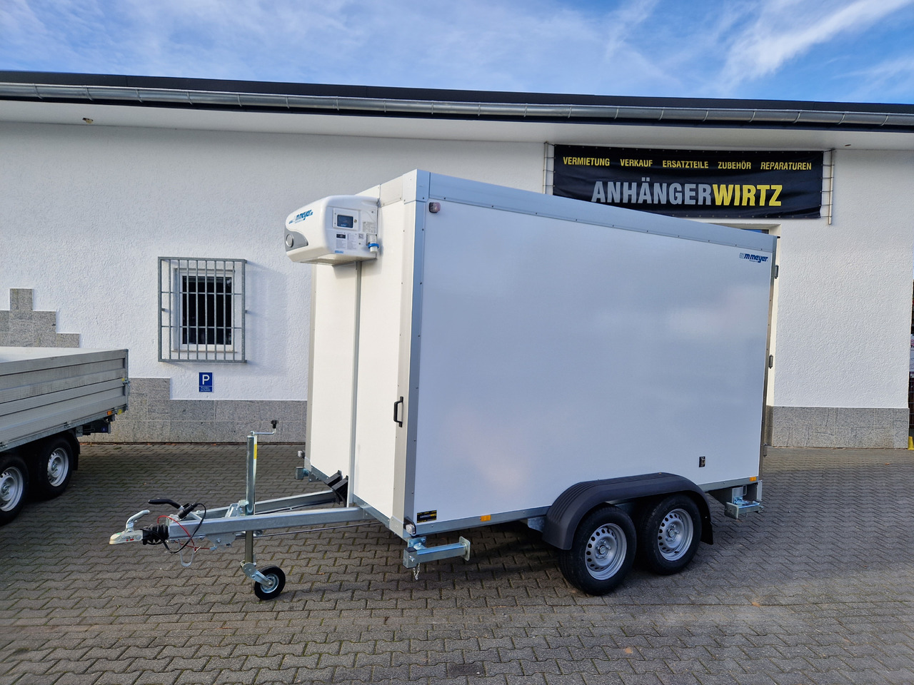 Tiefkühlanhänger AZK 2734/180 336x170x200cm 100/100 GOVI K6 bis -18°C (M) 2700kg - Refrigerator trailer: picture 1 Tiefkühlanhänger AZK 2734/180 336x170x200cm 100/100 GOVI K6 bis -18°C (M) 2700kg - Refrigerator trailer: picture 1