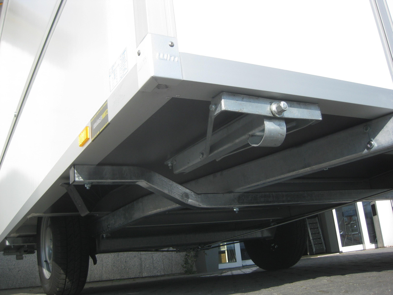 Verkaufsanhänger VKE 1337/206 370cm 2 Verkaufsklappen Tür vorn Multi Leerwagen (L) 1300 kg - Vending trailer: picture 4 Verkaufsanhänger VKE 1337/206 370cm 2 Verkaufsklappen Tür vorn Multi Leerwagen (L) 1300 kg - Vending trailer: picture 4