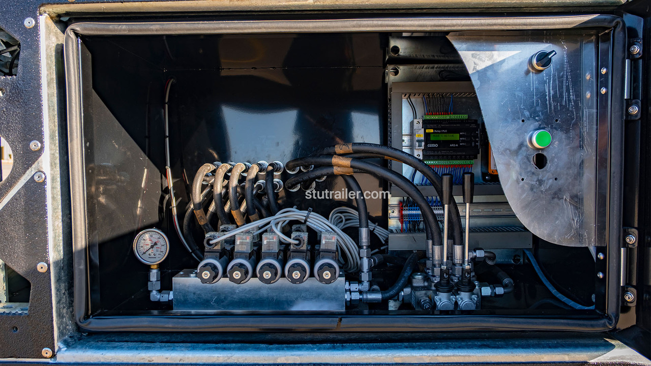 STU 4 CAR LOADER - Autotransporter semi-trailer: picture 4 STU 4 CAR LOADER - Autotransporter semi-trailer: picture 4