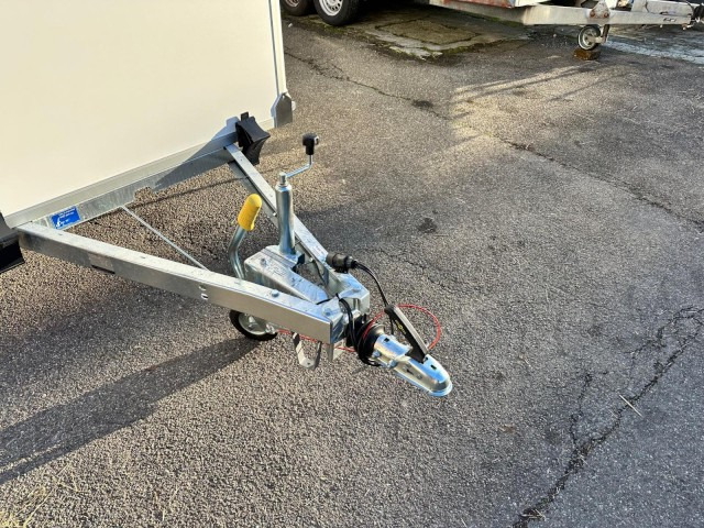 Humbaur Koffer HK 152515-15P FlexZurr 1,5 t. 2510 x 1310 x 1520 mm - Closed box trailer: picture 2 Humbaur Koffer HK 152515-15P FlexZurr 1,5 t. 2510 x 1310 x 1520 mm - Closed box trailer: picture 2