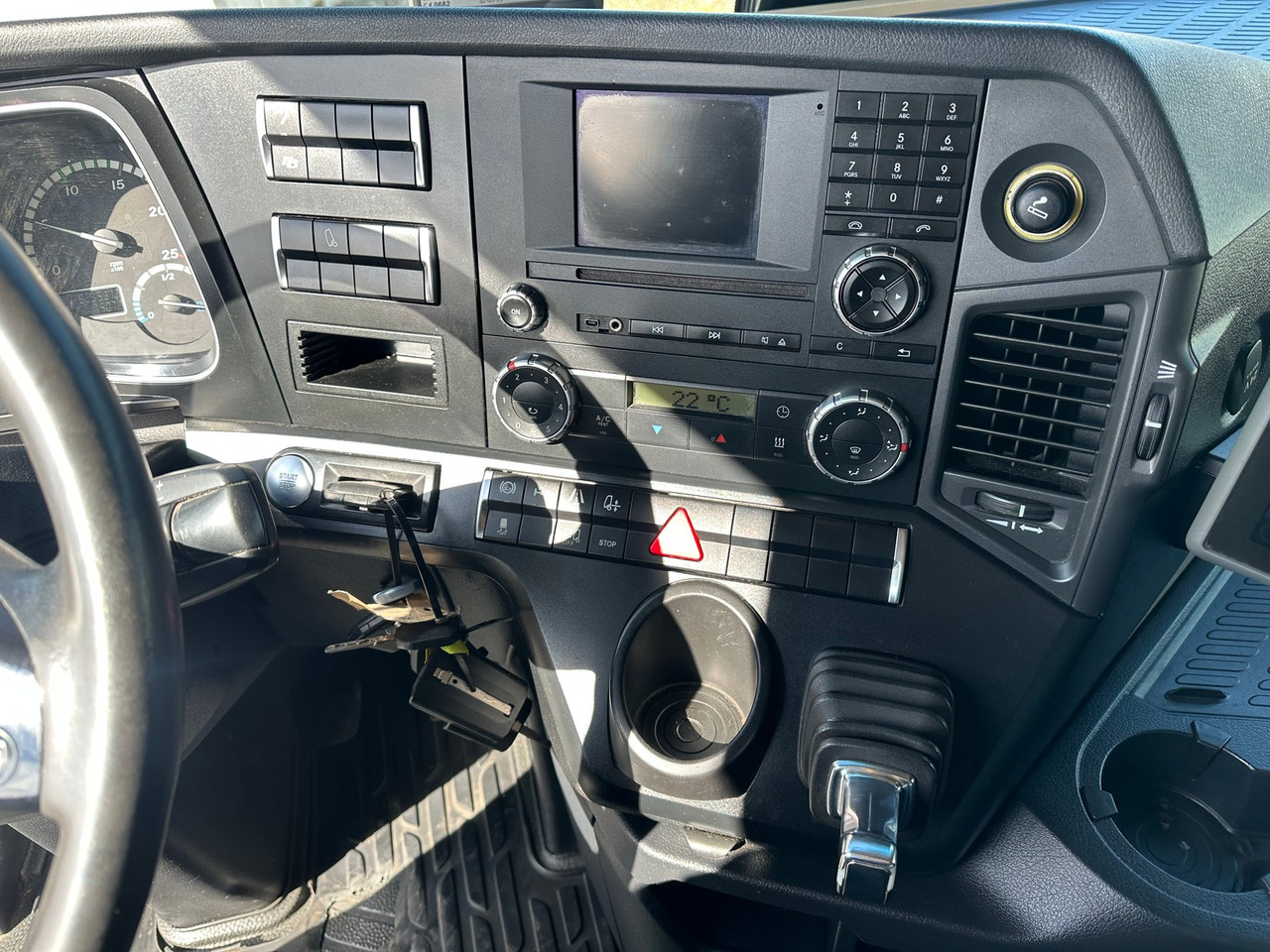 Cab chassis truck MERCEDES-BENZ actros 18.42 4x2 Shassie Cabine: picture 7