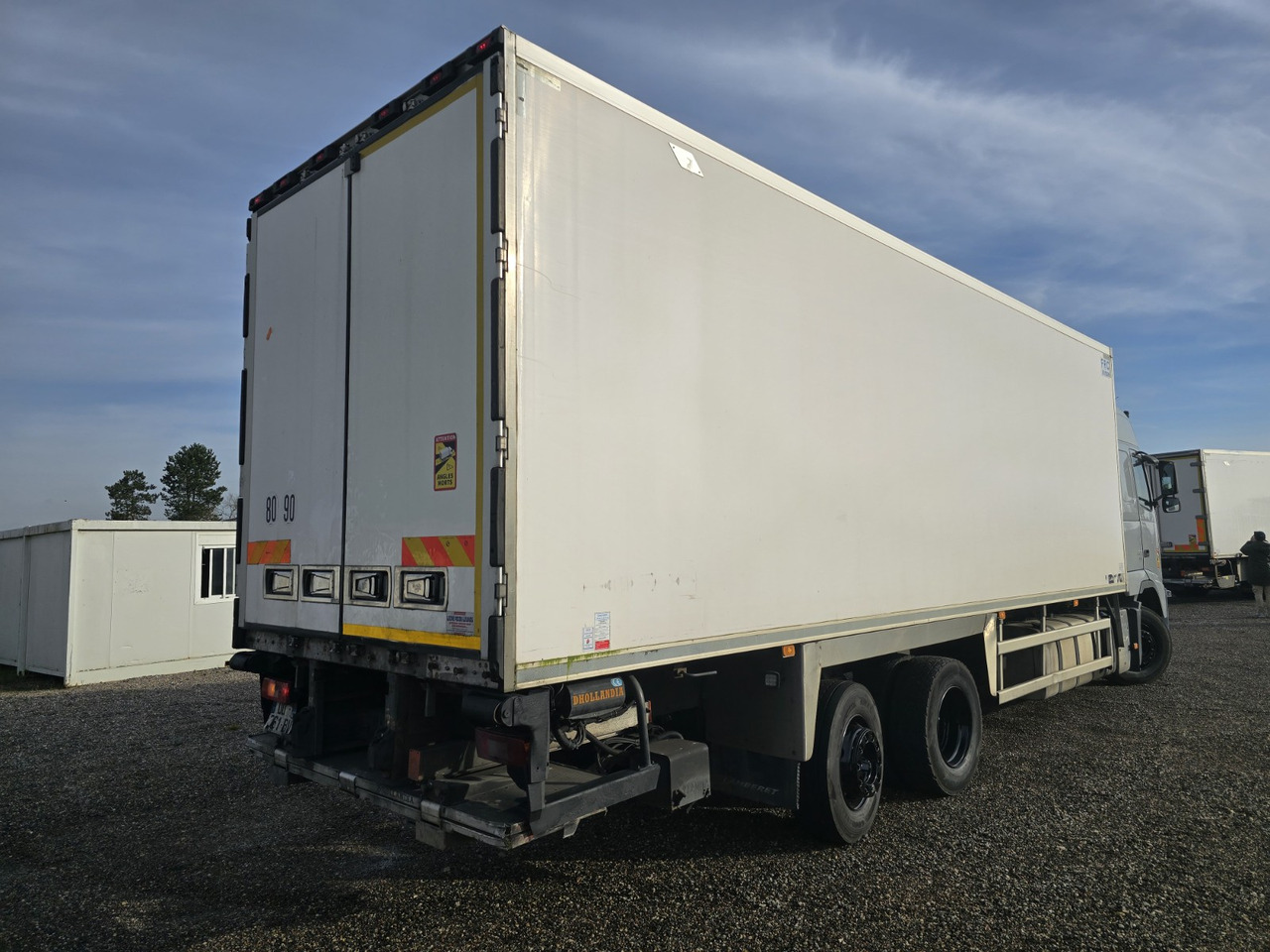VOLVO FH500 - EEV - 6x2 - Steering Axle - Frigo - Meat Rail - Refrigerator truck: picture 5 VOLVO FH500 - EEV - 6x2 - Steering Axle - Frigo - Meat Rail - Refrigerator truck: picture 5