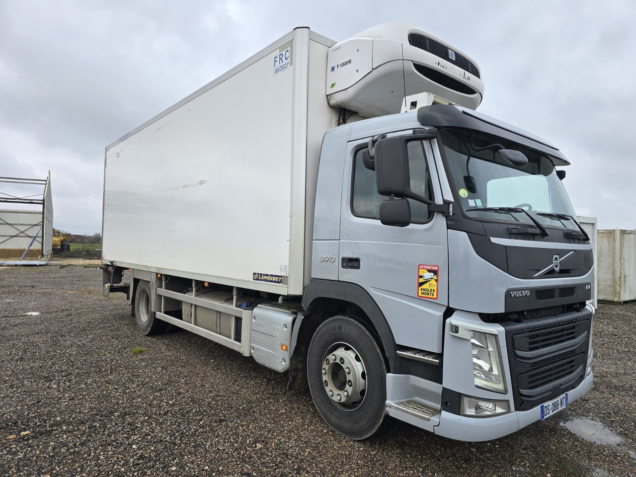 VOLVO FM 370 - ThermoKing - meat Rail - Refrigerator truck: picture 2 VOLVO FM 370 - ThermoKing - meat Rail - Refrigerator truck: picture 2