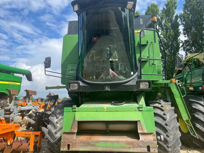 John Deere 1177 - Combine harvester: picture 2 John Deere 1177 - Combine harvester: picture 2