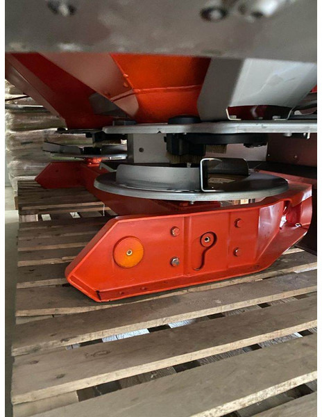 Kuhn Axis 40.1 W - Fertilizer spreader: picture 2 Kuhn Axis 40.1 W - Fertilizer spreader: picture 2