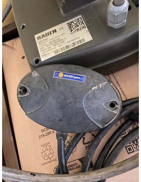 Fertilizer spreader Kuhn Axis 40.1 W: picture 7