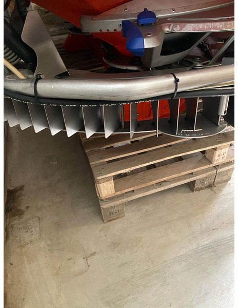 Kuhn Axis 40.1 W - Fertilizer spreader: picture 3 Kuhn Axis 40.1 W - Fertilizer spreader: picture 3