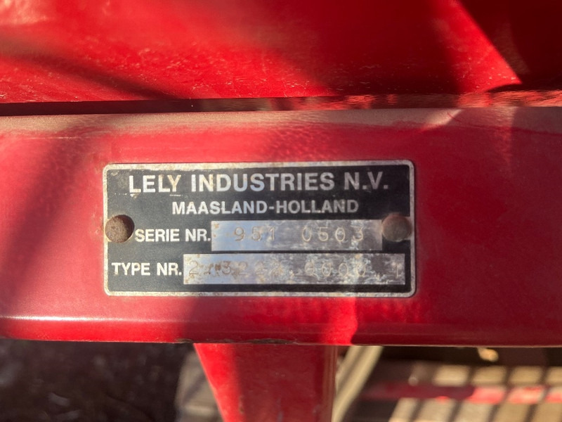 Lely Centerliner CB 1000 - Fertilizer spreader: picture 5 Lely Centerliner CB 1000 - Fertilizer spreader: picture 5