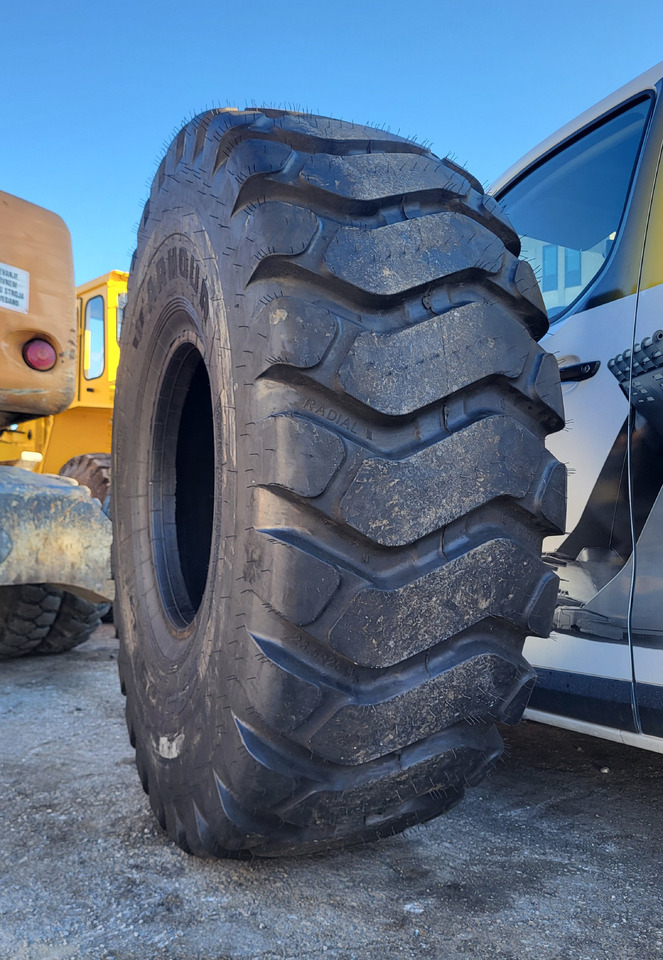 Armour 23.5R25 L3 RADIAL - Tire for Wheel loader: picture 4 Armour 23.5R25 L3 RADIAL - Tire for Wheel loader: picture 4