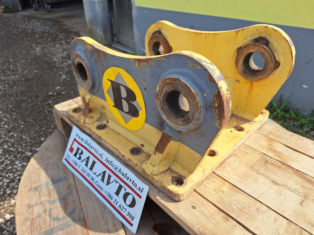 Attachment plate - Quick coupler for Construction machinery: picture 3 Attachment plate - Quick coupler for Construction machinery: picture 3