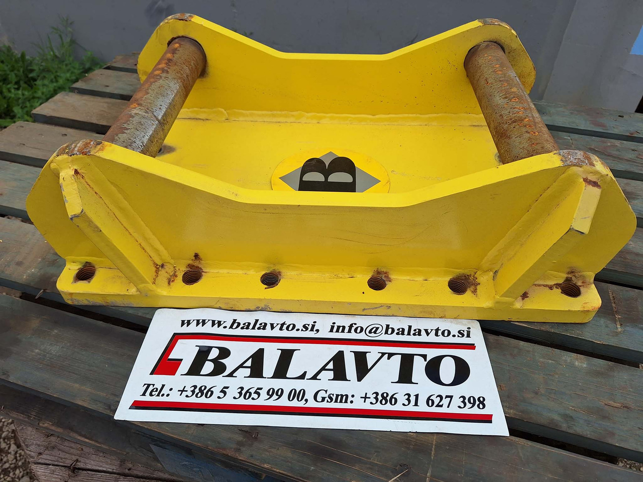 Attachment plate - Quick coupler for Construction machinery: picture 1 Attachment plate - Quick coupler for Construction machinery: picture 1