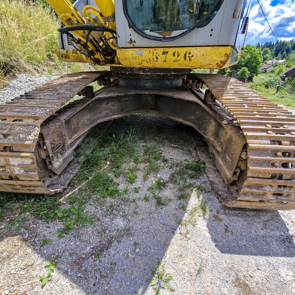Crawler excavator New Holland Kobelco E215: picture 10