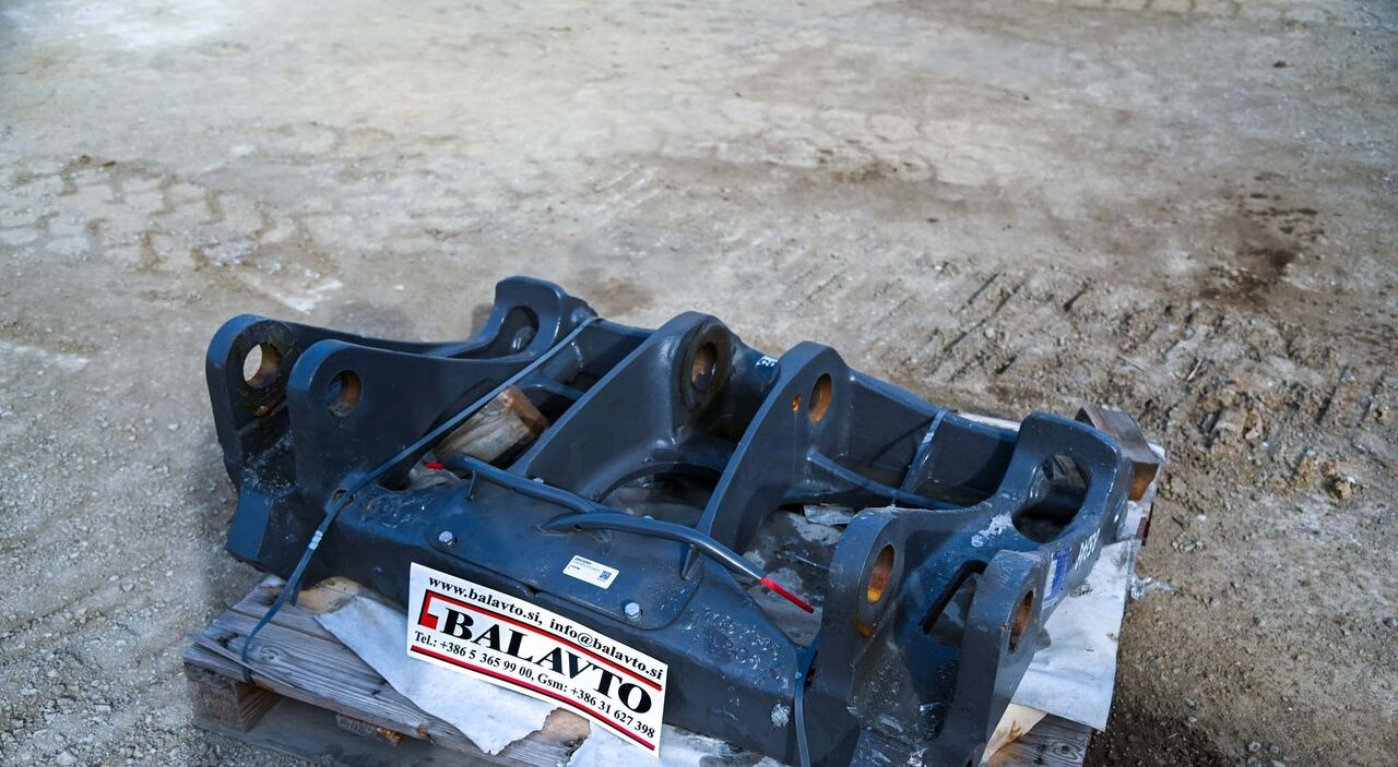 Volvo 11157386 for Volvo L70H, L90H - Quick coupler for Wheel loader: picture 1 Volvo 11157386 for Volvo L70H, L90H - Quick coupler for Wheel loader: picture 1