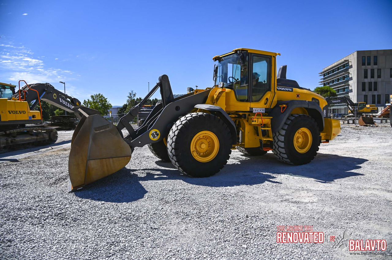 Volvo L120H - Wheel loader: picture 2 Volvo L120H - Wheel loader: picture 2