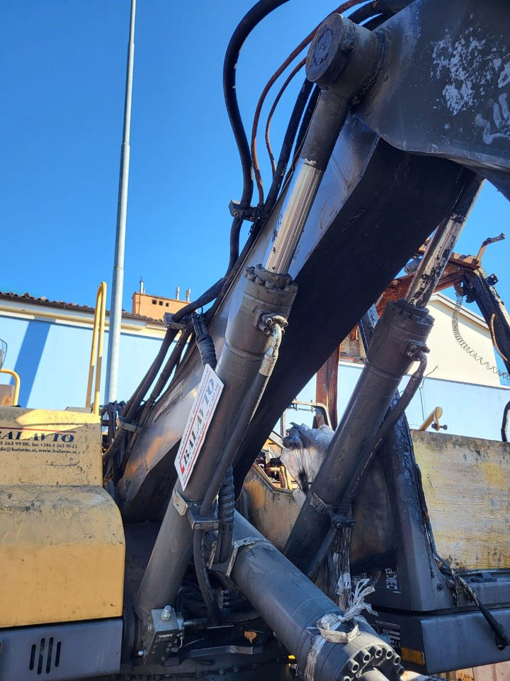 Volvo boom cylinder 14615026 - Hydraulic cylinder for Excavator: picture 1 Volvo boom cylinder 14615026 - Hydraulic cylinder for Excavator: picture 1