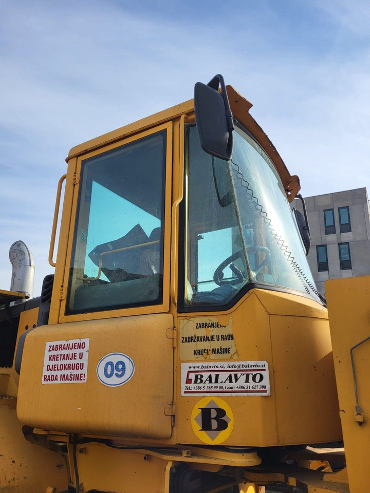 Volvo cabin 33369 - Cab for Wheel loader: picture 3 Volvo cabin 33369 - Cab for Wheel loader: picture 3