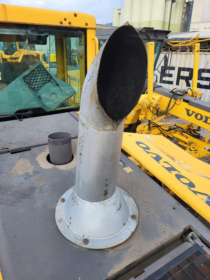 Volvo exhaust pipe 11148403 - Exhaust pipe for Loader: picture 2 Volvo exhaust pipe 11148403 - Exhaust pipe for Loader: picture 2