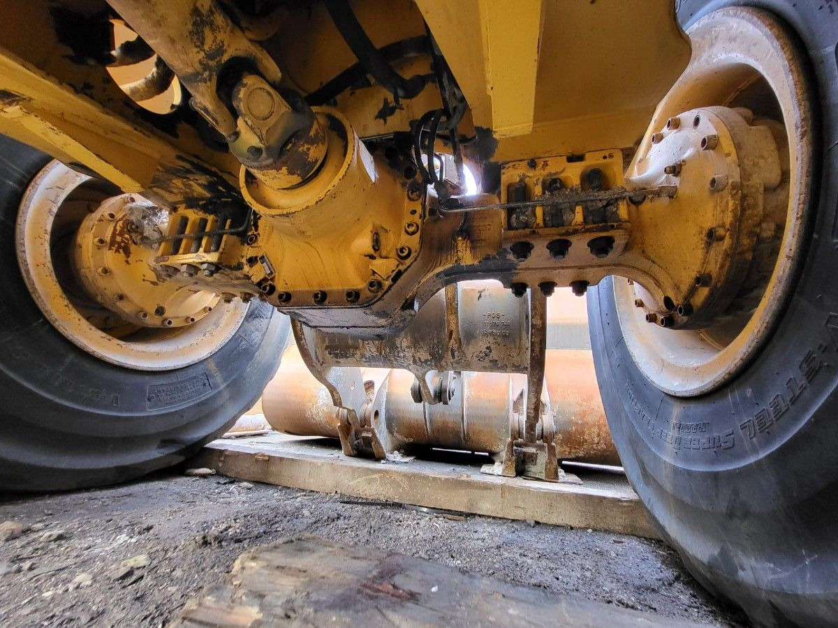 Volvo front axle VOE56005 - Front axle for Loader: picture 2 Volvo front axle VOE56005 - Front axle for Loader: picture 2