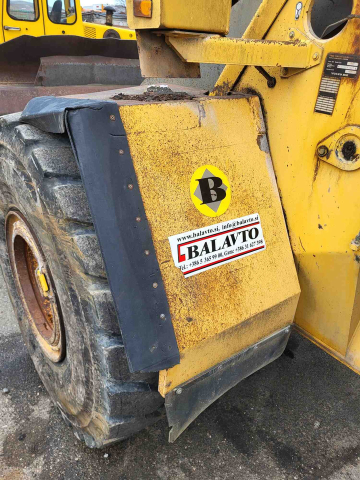 Volvo front fenders - Fender for Loader: picture 3 Volvo front fenders - Fender for Loader: picture 3