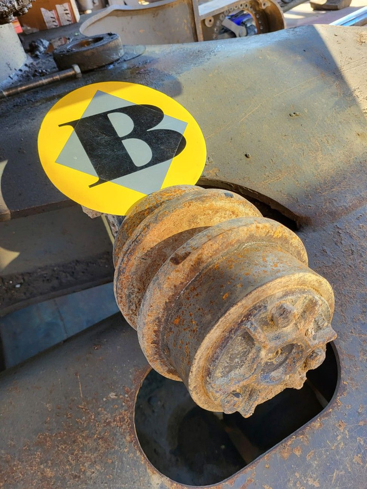 Volvo rollers 14573180 - Track roller for Excavator: picture 3 Volvo rollers 14573180 - Track roller for Excavator: picture 3