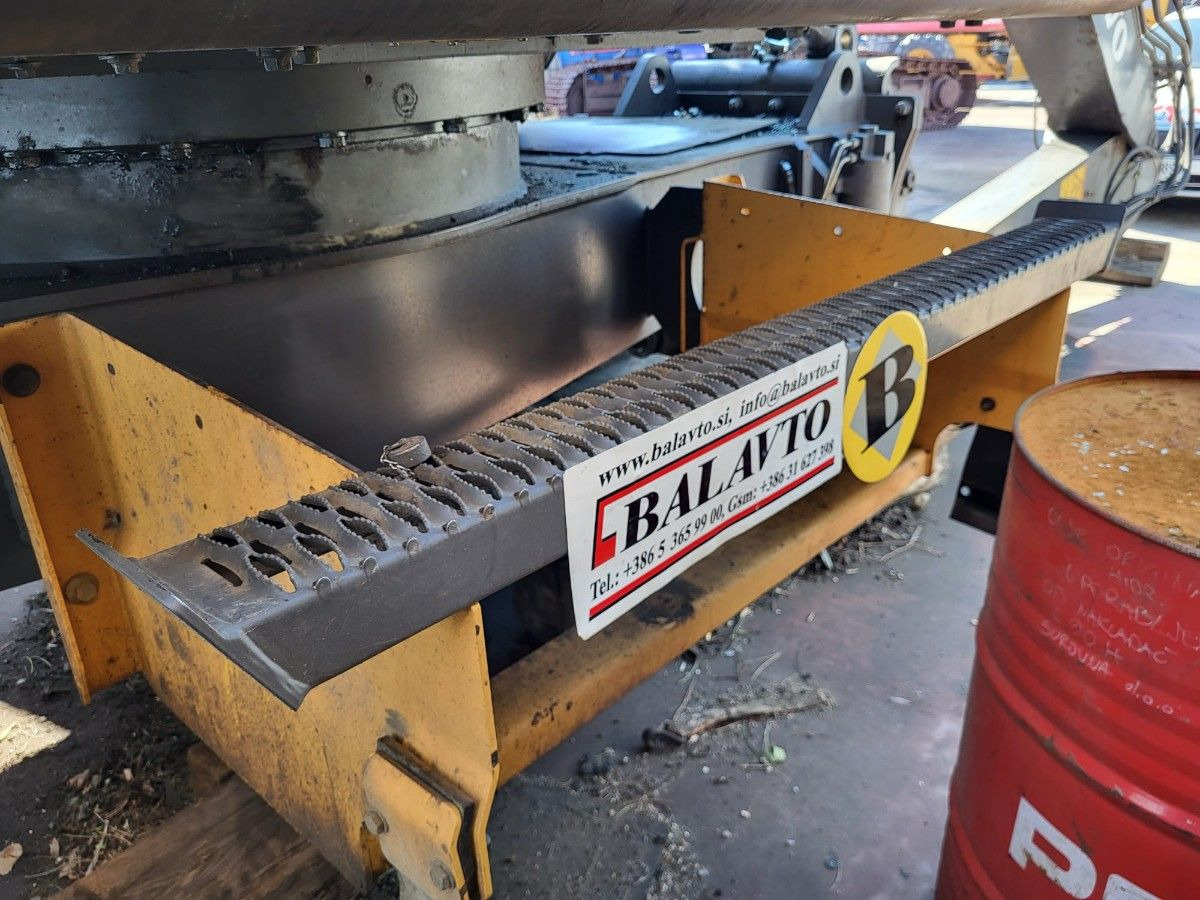 Volvo steps 14622725 - Footstep for Excavator: picture 1 Volvo steps 14622725 - Footstep for Excavator: picture 1