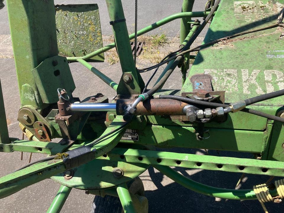 Krone KW 5.50 Wender, Heuer, Zetter hydr. Grenzstreueinrichtung - Tedder/ Rake: picture 4 Krone KW 5.50 Wender, Heuer, Zetter hydr. Grenzstreueinrichtung - Tedder/ Rake: picture 4