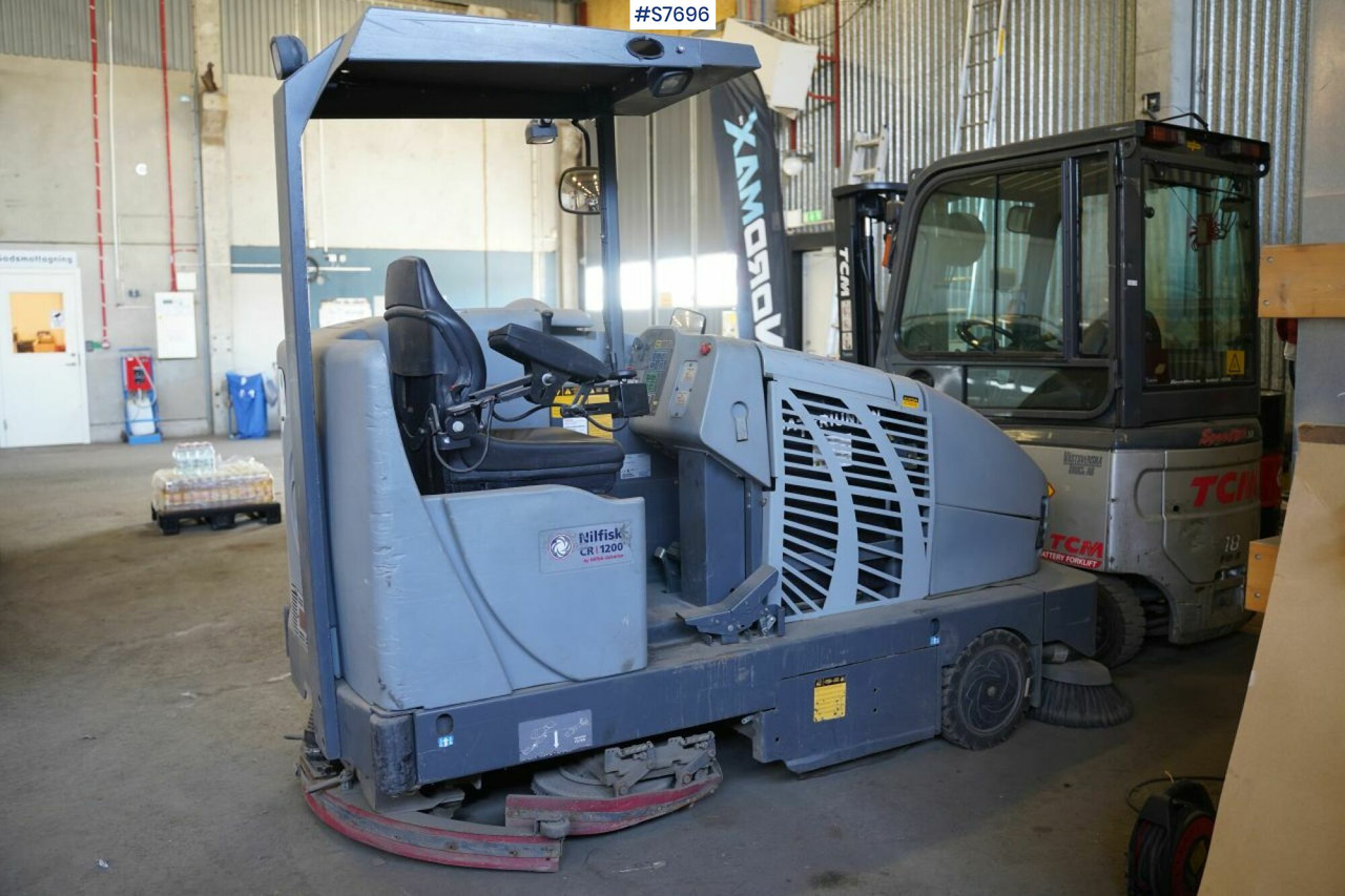 Cleaning machine Nilfisk CR1200 rep.object - Road sweeper: picture 3 Cleaning machine Nilfisk CR1200 rep.object - Road sweeper: picture 3