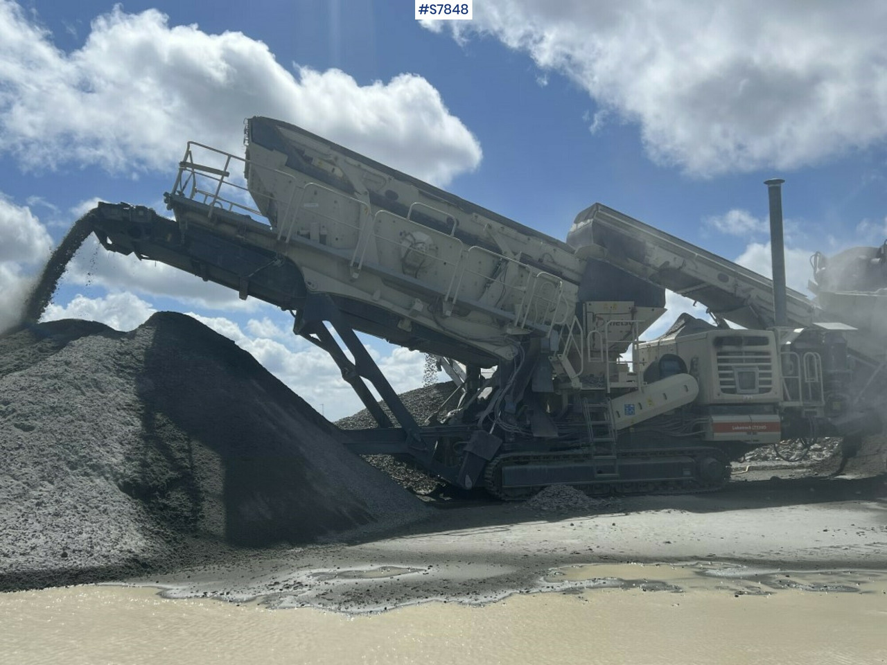 Crusher on tracks, Metso Lokotrack LT 330D (See video) - Crusher: picture 3 Crusher on tracks, Metso Lokotrack LT 330D (See video) - Crusher: picture 3