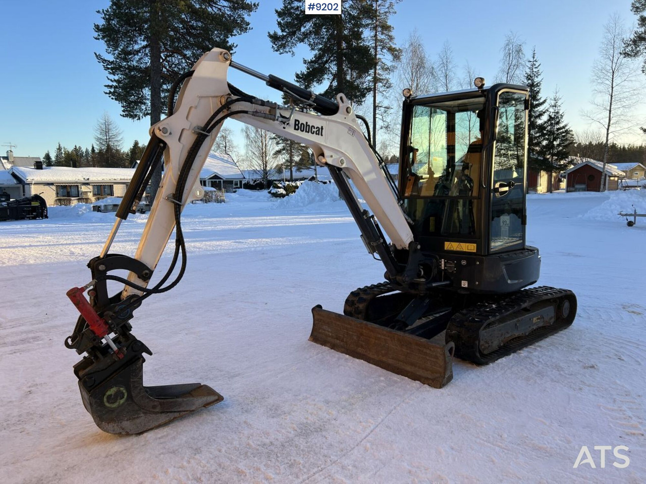 Excavator BOBCAT E 27 Z (SEE VIDEO) - Mini excavator: picture 1 Excavator BOBCAT E 27 Z (SEE VIDEO) - Mini excavator: picture 1