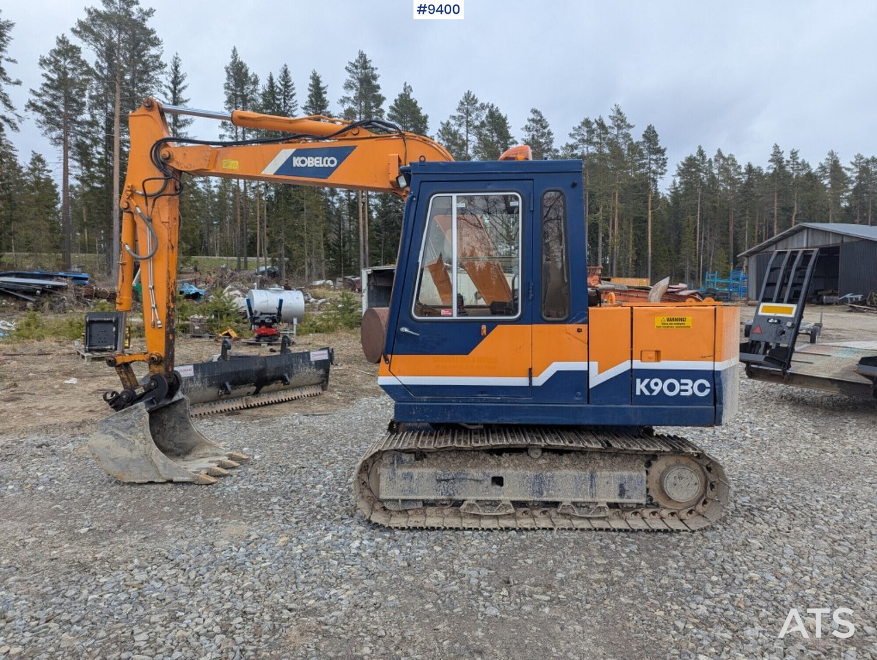 Excavator Kobelco K903C with buckets (see video) - Crawler excavator: picture 2 Excavator Kobelco K903C with buckets (see video) - Crawler excavator: picture 2