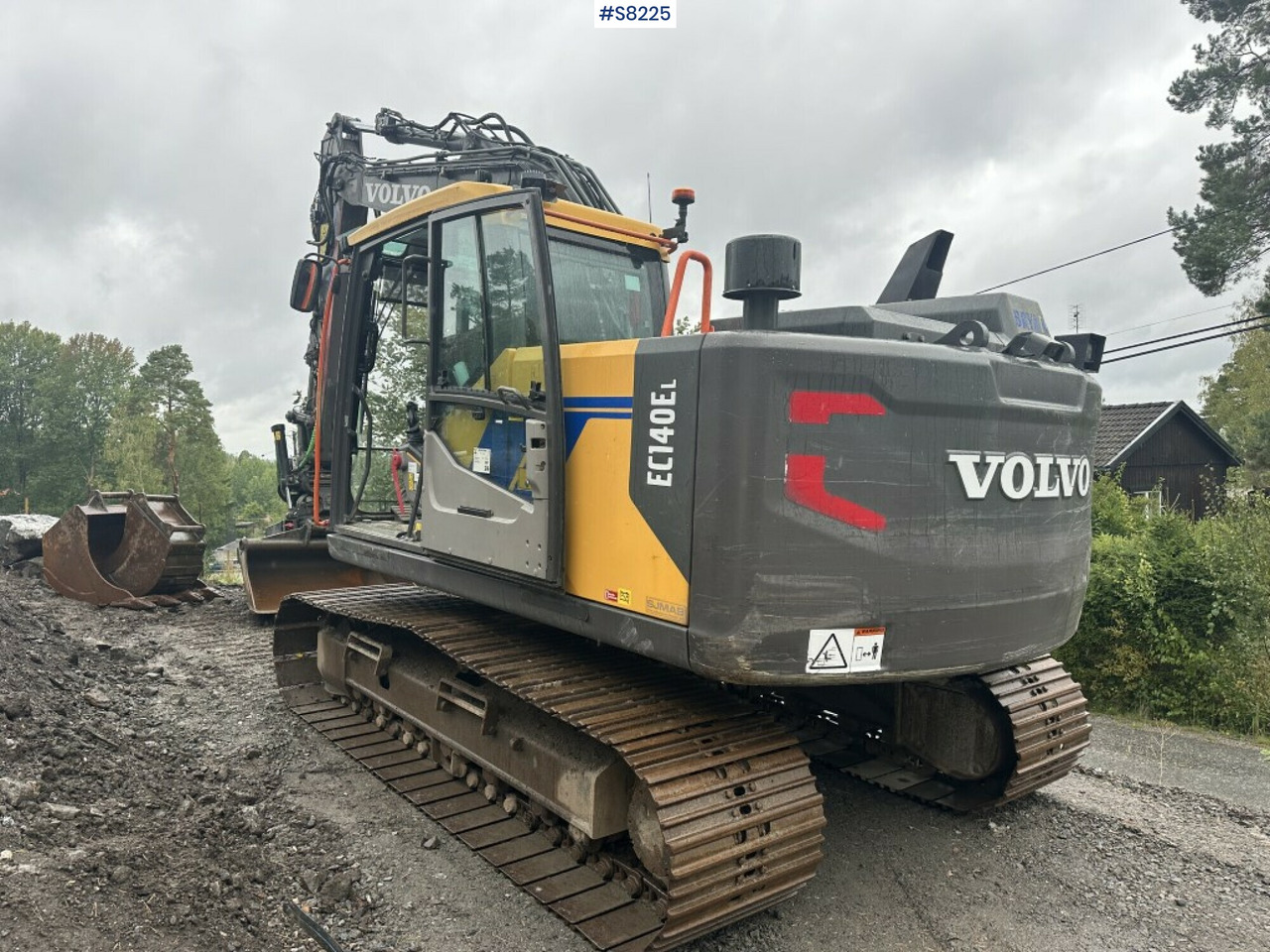 Excavator, Volvo EC140EL, Tiltrotator, Attachments (See video) - Excavator: picture 3 Excavator, Volvo EC140EL, Tiltrotator, Attachments (See video) - Excavator: picture 3