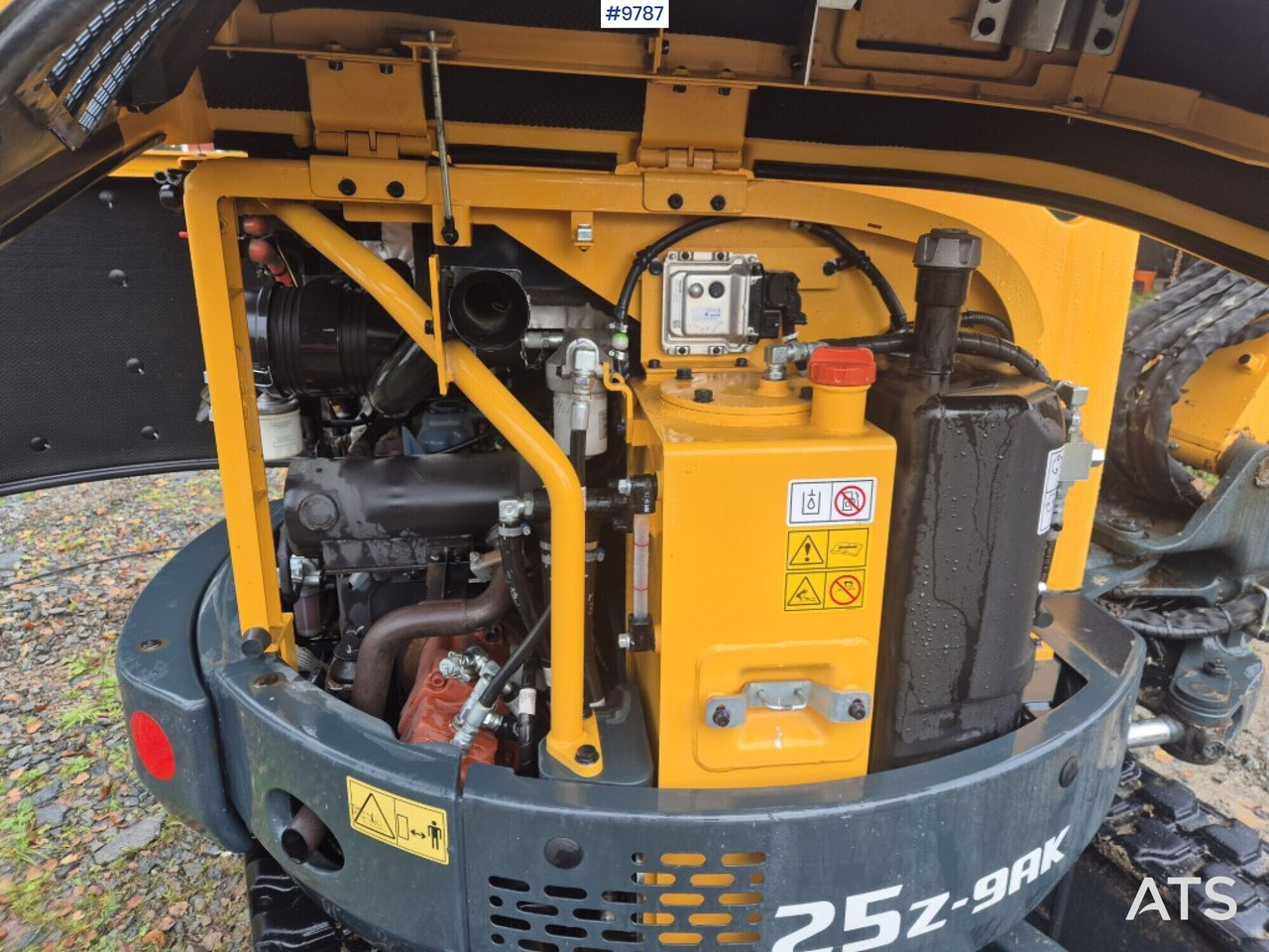 Hyundai 25Z-9AK mini excavator with tiltrotator and attachments - Mini excavator: picture 5 Hyundai 25Z-9AK mini excavator with tiltrotator and attachments - Mini excavator: picture 5