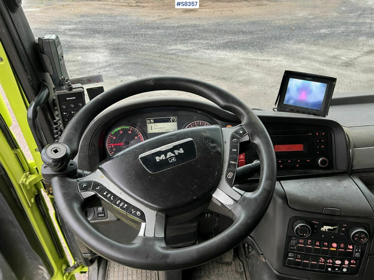 Interior photo 1: Tipper MAN TGF 35.540 med RKP 3-9.0 Vagn Gravel (Cassette) SEE VIDEO