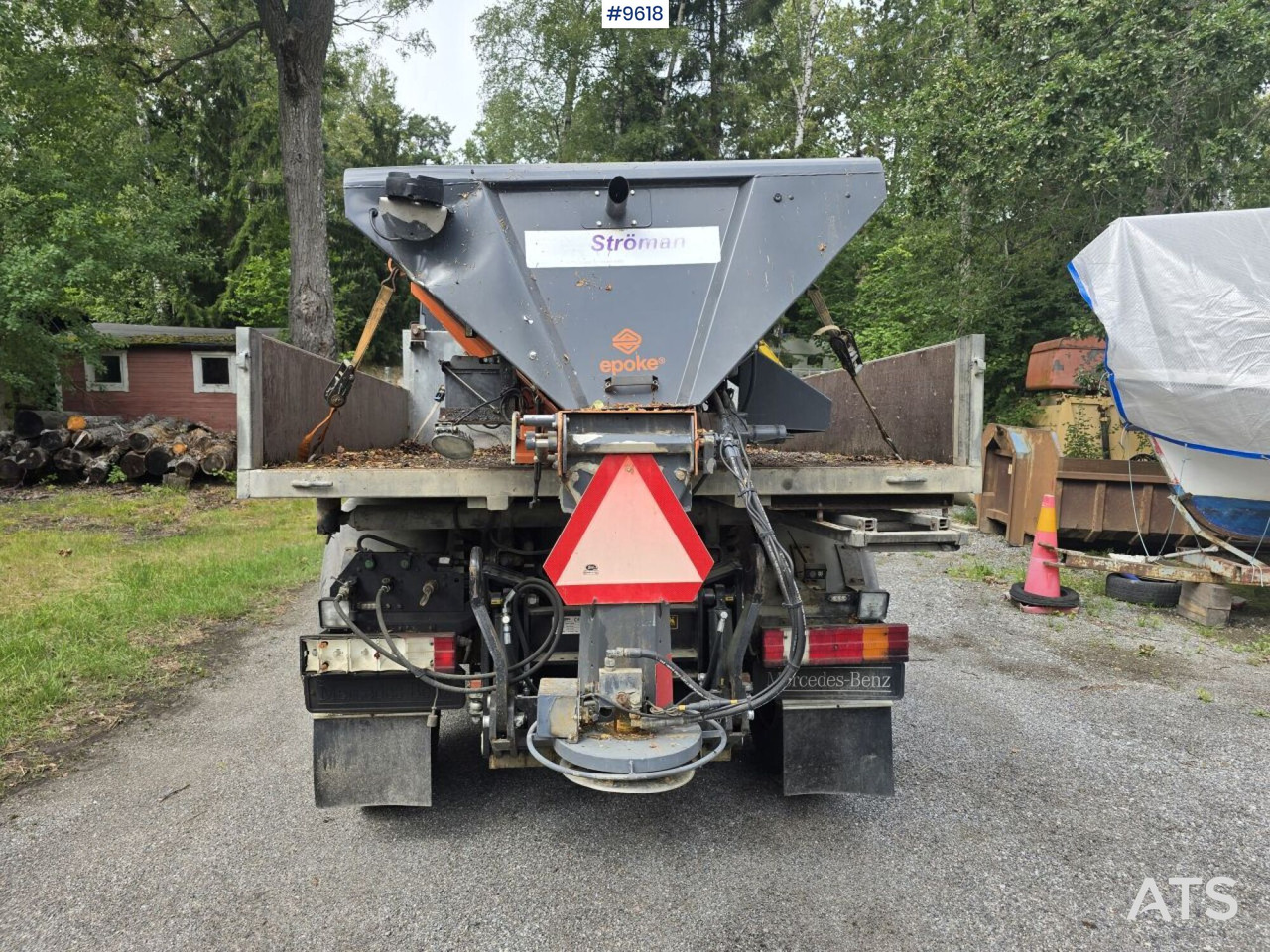 MB Unimog with equipment - Snow removal vehicle: picture 4 MB Unimog with equipment - Snow removal vehicle: picture 4