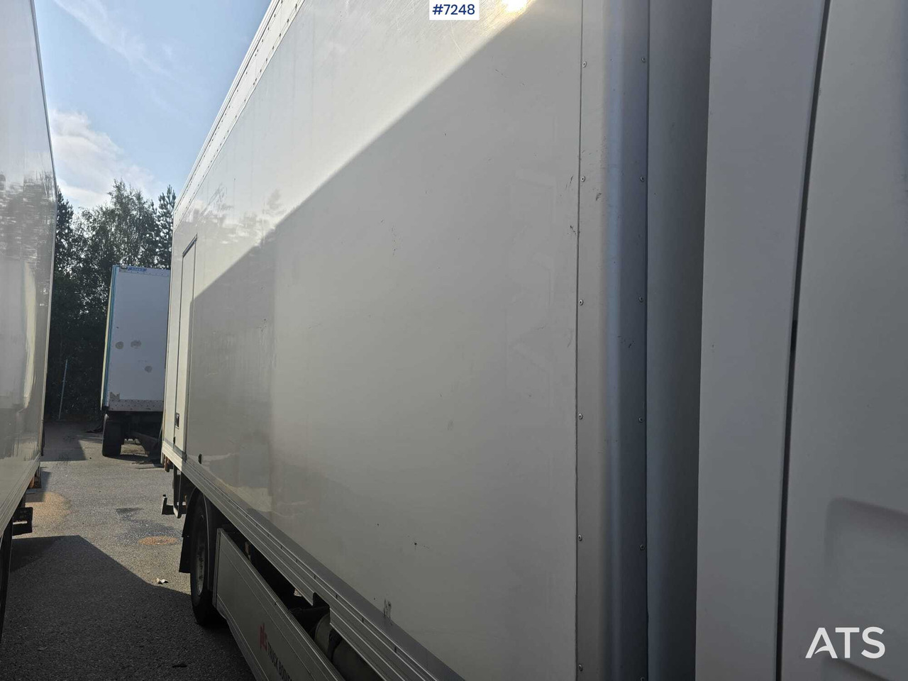 Box truck Scania P320 Box truck with tail lift: picture 11