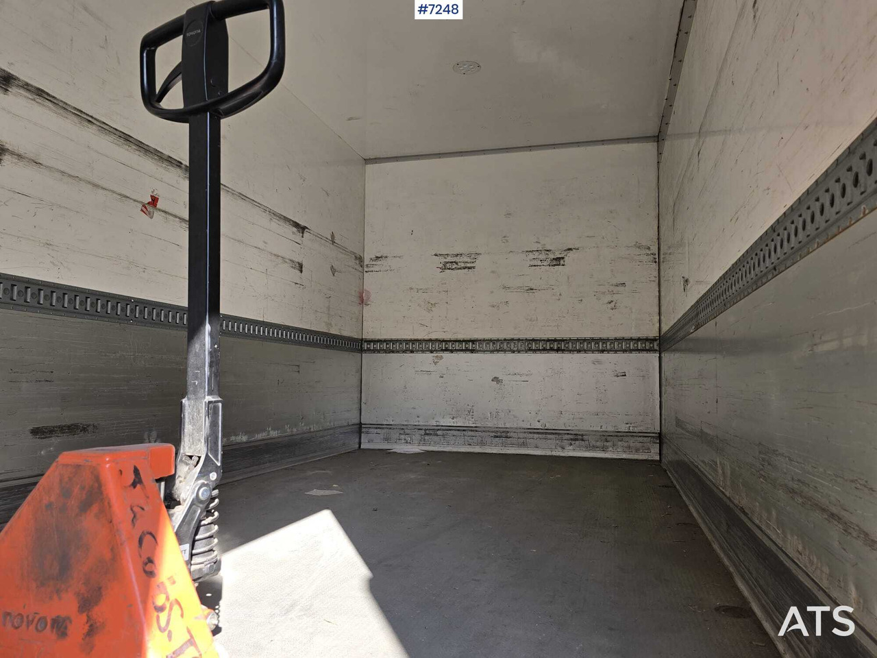 Box truck Scania P320 Box truck with tail lift: picture 7