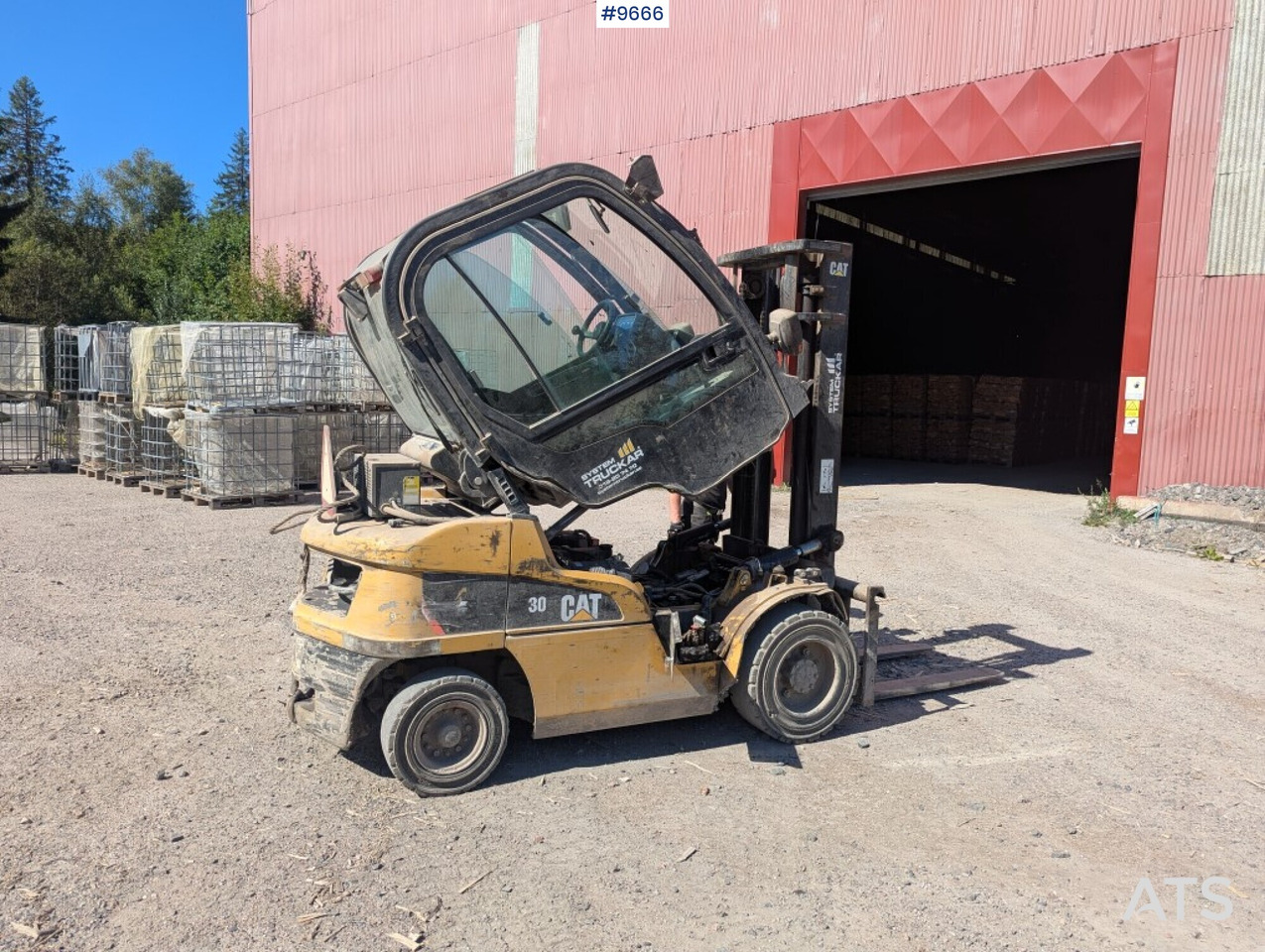 Truck CAT DP30N Defect (See Video) - Diesel forklift: picture 2 Truck CAT DP30N Defect (See Video) - Diesel forklift: picture 2