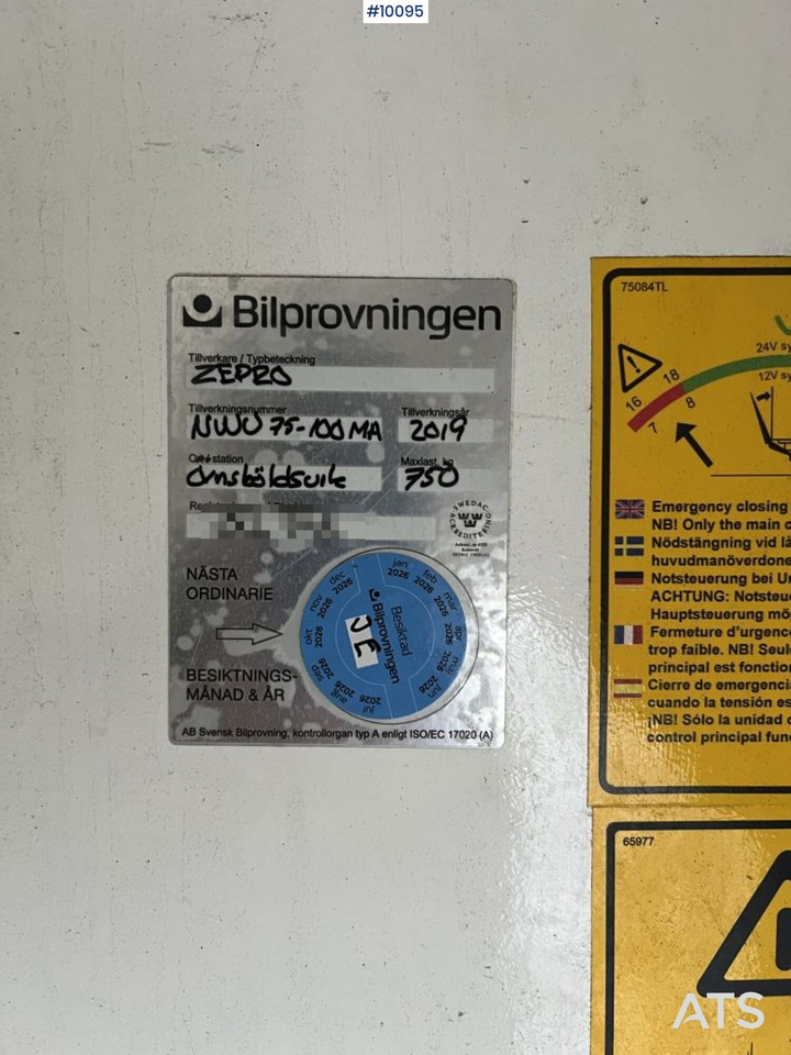 Box van VOLKSWAGEN CRAFTER with tailgate lift: picture 18 Box van VOLKSWAGEN CRAFTER with tailgate lift: picture 18