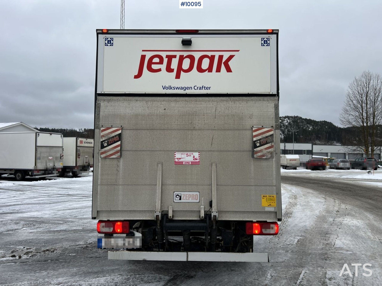 Box van VOLKSWAGEN CRAFTER with tailgate lift: picture 7 Box van VOLKSWAGEN CRAFTER with tailgate lift: picture 7