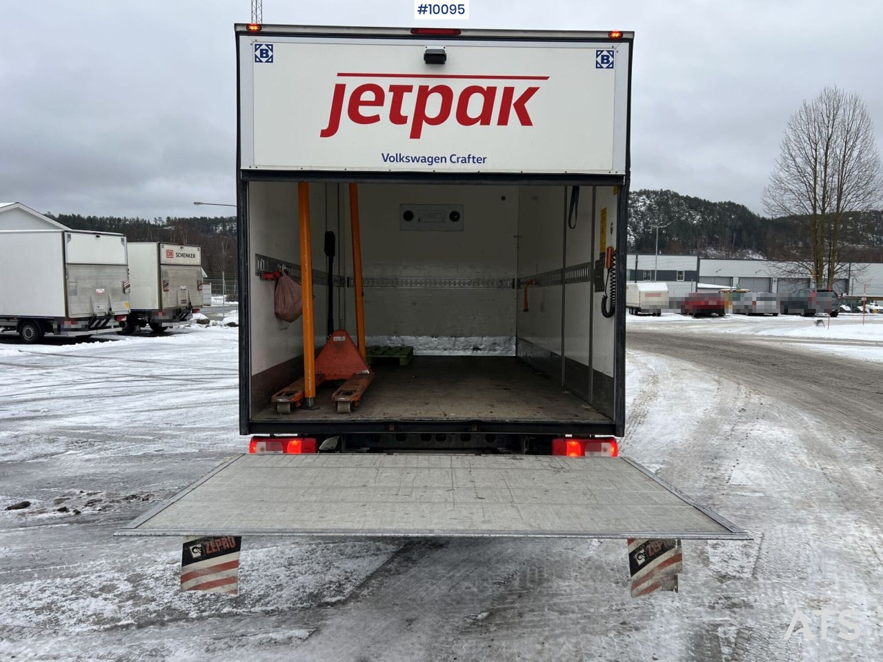 VOLKSWAGEN CRAFTER with tailgate lift - Box van: picture 5 VOLKSWAGEN CRAFTER with tailgate lift - Box van: picture 5