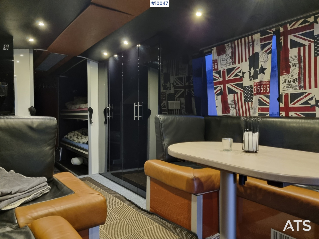 Camper van VOLVO B10M-70B Motorhome / Snowmobile bus with rear lift: picture 14 Camper van VOLVO B10M-70B Motorhome / Snowmobile bus with rear lift: picture 14