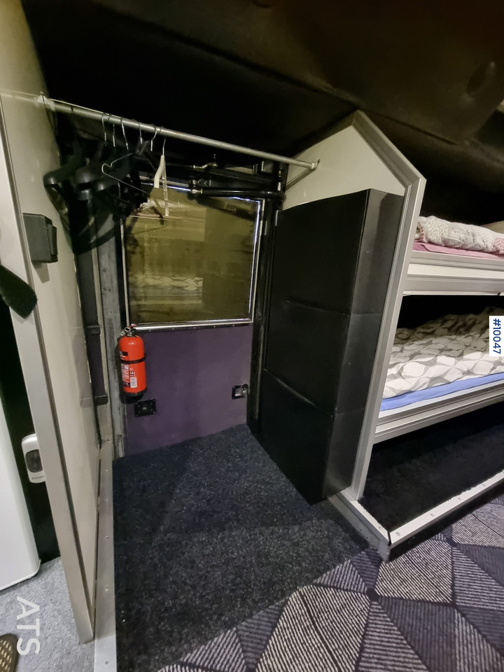 Camper van VOLVO B10M-70B Motorhome / Snowmobile bus with rear lift: picture 10 Camper van VOLVO B10M-70B Motorhome / Snowmobile bus with rear lift: picture 10