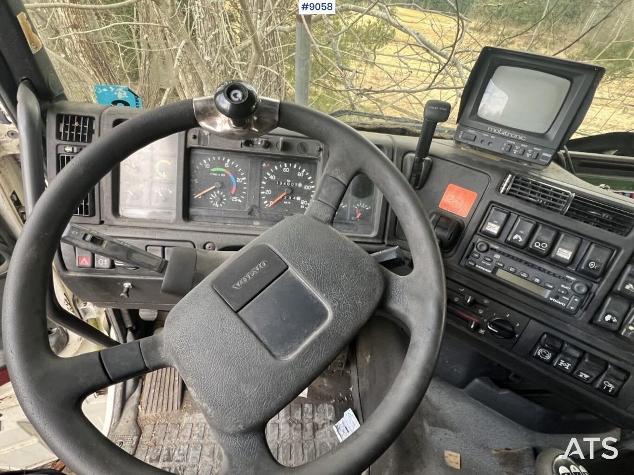 Interior photo 2: Cab chassis truck Volvo FH16 470 6X4 Laxo - REPOBJEKT